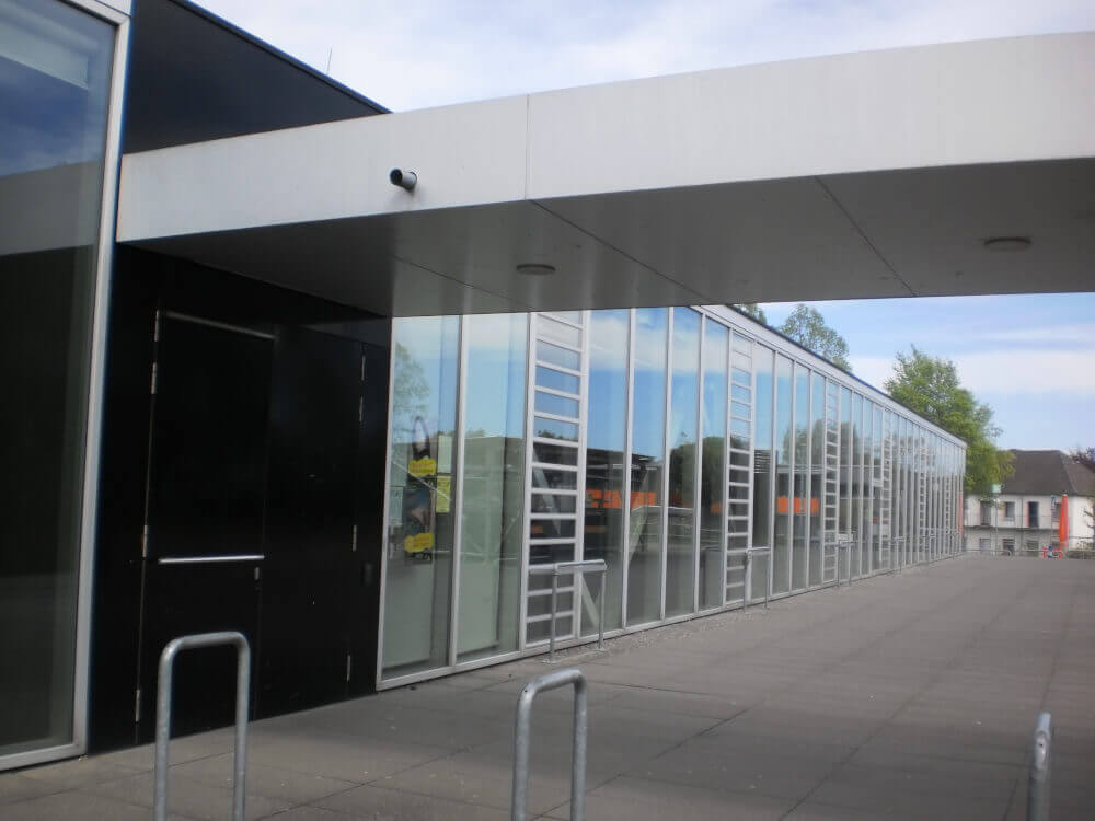 Turnhalle Brake Bild